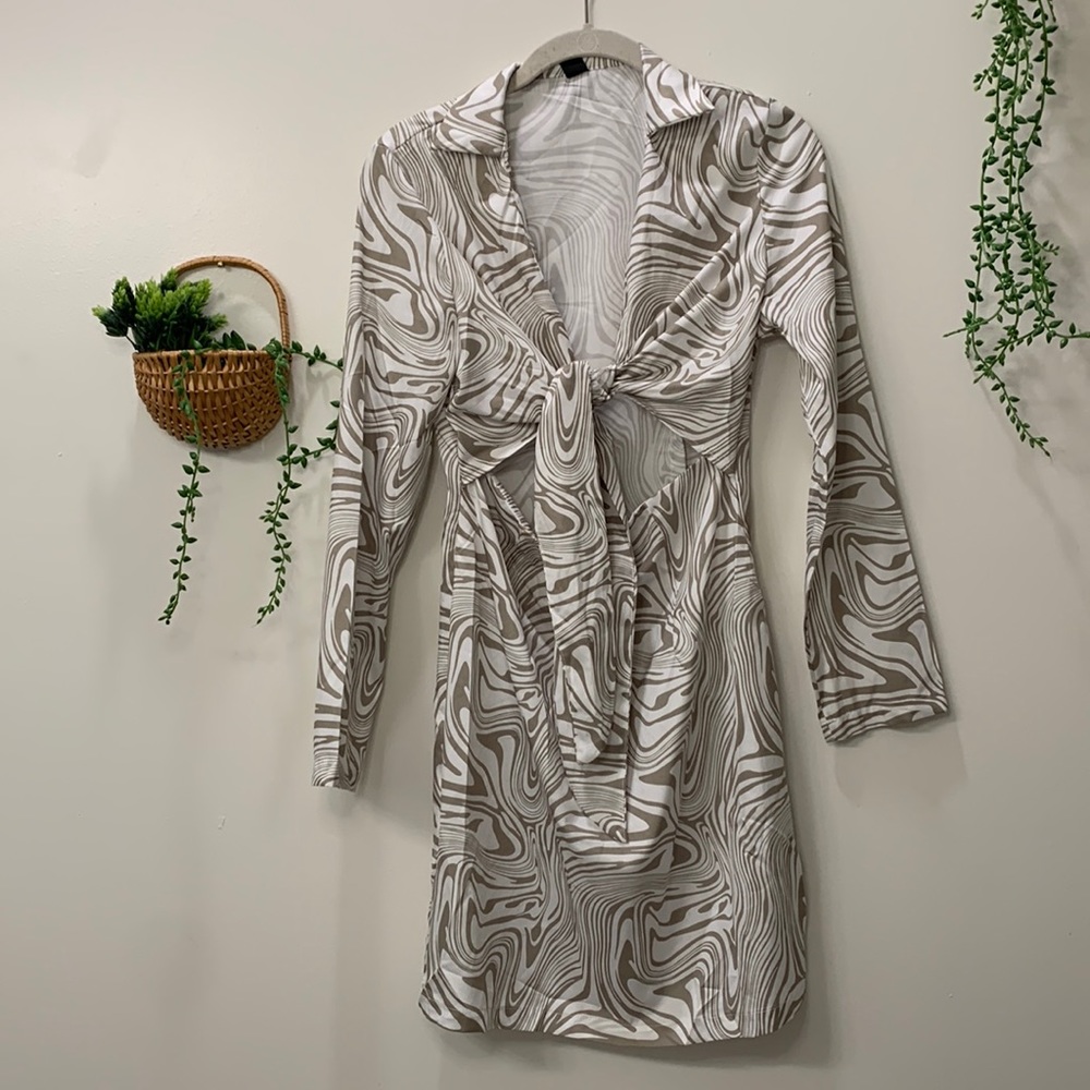 Swirl, army green long sleeve tie dress with waist window